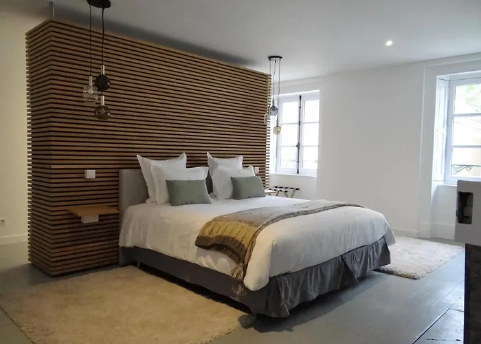 לינה וארוחת בוקר L'hotel Particulier - 4*