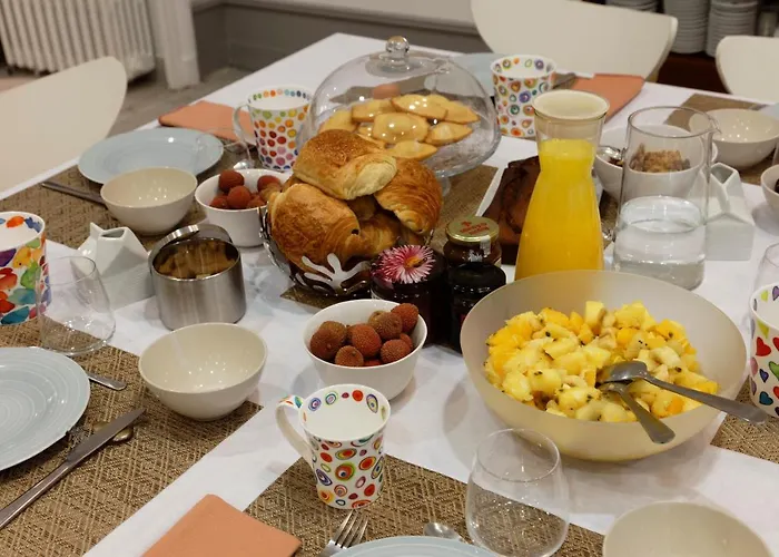 לינה וארוחת בוקר L'hotel Particulier - 4*