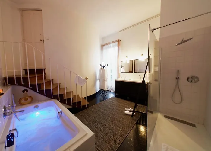 L'hotel Particulier - לינה וארוחת בוקר 4*