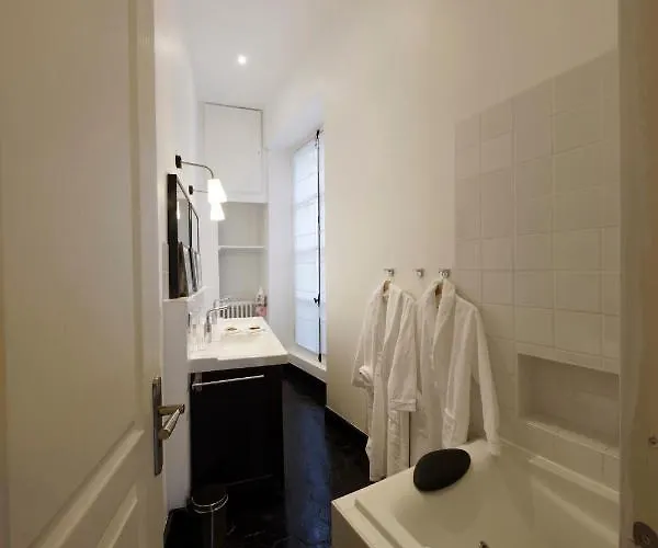 L'hotel Particulier - לינה וארוחת בוקר 4*